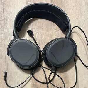 SteelSeries Black Over-Ear Headphones